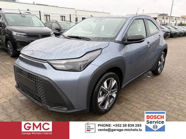 Toyota Aygo X - Play 1.5 Hybrid 115PS CVT/AUTOMATIK, Celestite Grey Metallic , 3 Jahre Garantie, 17" Alufelgen, Sitzheizung, R&uuml;ckfahrkamera, Klimaautomatik, Audiosystem 9" + Smartphone-Integration, Lederlenkrad, ACC, ZV mit Fernbedienung