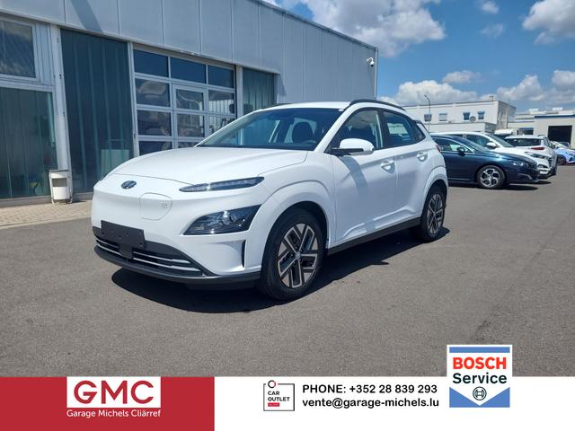 Hyundai KONA - Select Elektro 150 kW (204 PS) Effizienz-Paket Klimaautomatik, Radio mit DAB, Apple CarPlay, Android Auto, Bluetooth Freisprecheinrichtung, Rückfahrkamera, Lenkradheizung, Sitzheizung, Lichtsensor, 17" Leichtmetallfelgen, uvm.