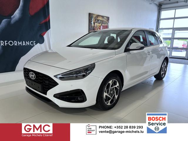 Hyundai i30 - GO 1.0 T-GDI 73 kW (100 PS) 2-Zonen-Klimaautomatik, Einparkhilfe vorne und hinten, Rückfahrkamera, LED-Scheinwerfer, Sitzheizung, Lenkradheizung, Navigationssystem, Radio mit DAB, Apple CarPlay, Android Auto, 16 Zoll Leichtmetallfelgen, uvm.
