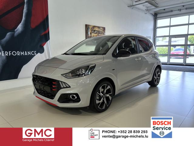 Hyundai i10 - N Line 1.0 T-GDI 66 kW (90 PS) Line-Interieur-Paket, Lenkradheizung, Sitzheizung, Klimaautomatik, Radio, DAB, Apple CarPlay, Android Auto, Navigationssystem, Rückfahrkamera, Verkehrszeichenerkennung, Tempomat, 16 Zoll Leichtmetallfelgen, uvm.