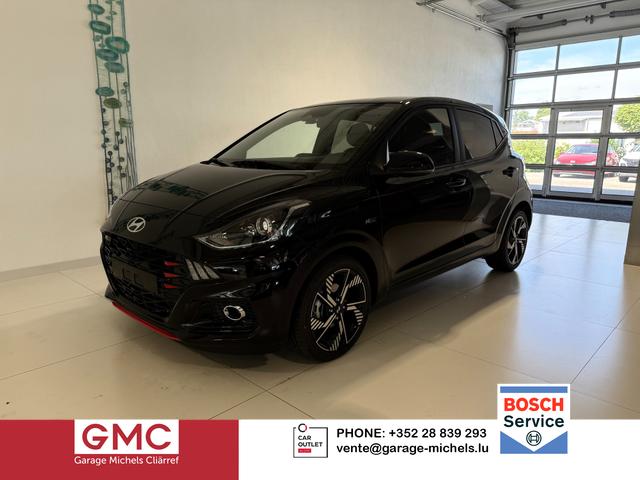 Hyundai i10 - N Line 1.0 T-GDI 66 kW (90 PS) Line-Interieur-Paket, Lenkradheizung, Sitzheizung, Klimaautomatik, Radio, DAB, Apple CarPlay, Android Auto, Navigationssystem, Rückfahrkamera, Verkehrszeichenerkennung, Tempomat, 16 Zoll Leichtmetallfelgen, uvm.