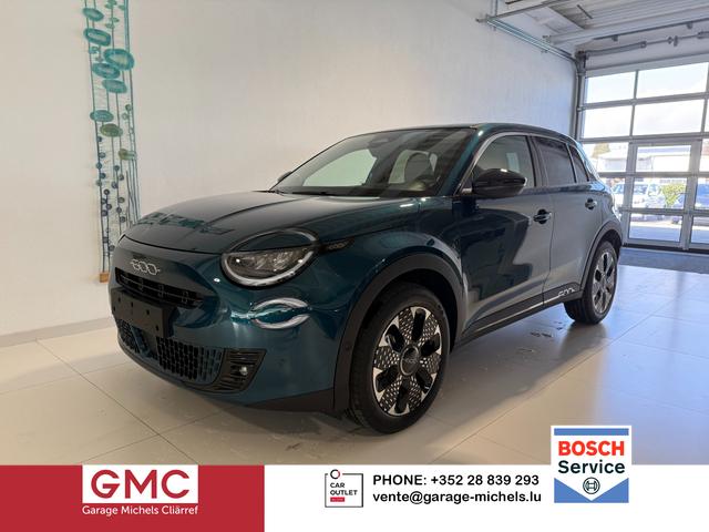 Fiat 600 - La Prima Hybrid 1.2 T3 107 kW (145 PS) DCT Klimaautomatik, Massagesitz, Sitzheizung, elektrisch verstellbarer Fahrersitz, Radio, DAB, Apple CarPlay, Android Auto, Navigationssystem, 18 Zoll Leichtmetallfelgen, uvm.