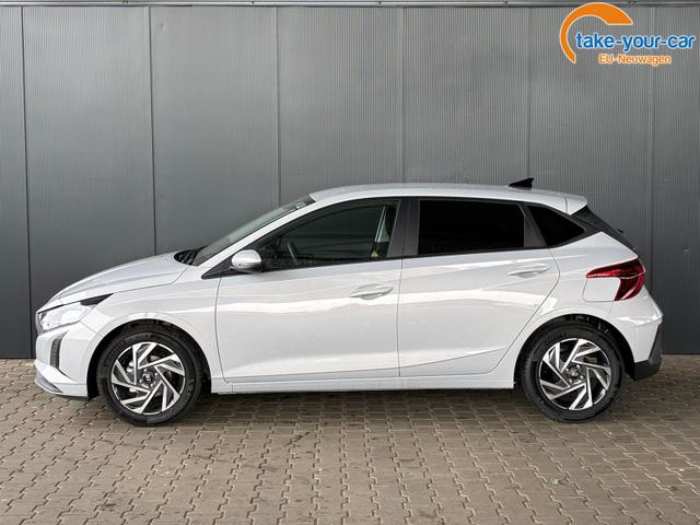 Hyundai i20 Pure 1.2 MPI / Navi PDC Hinten + Kamera Abgedunkelte Scheiben Tempomat Alu 16" 