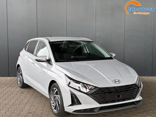 Hyundai i20 Pure 1.2 MPI / Navi PDC Hinten + Kamera Abgedunkelte Scheiben Tempomat Alu 16" 