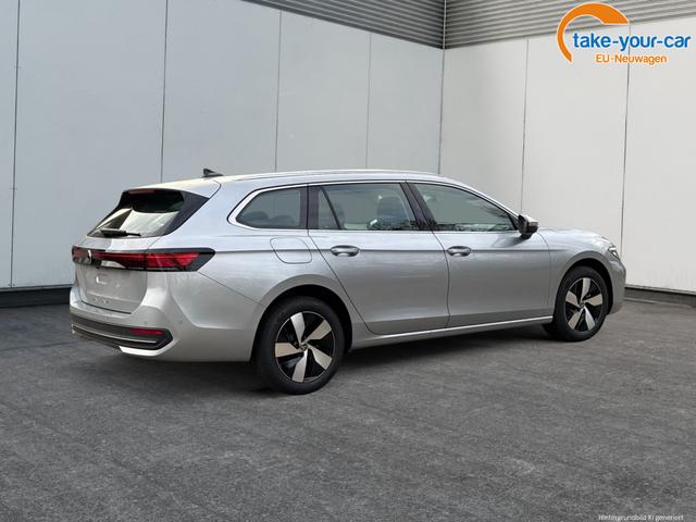 Volkswagen / Passat Variant / Silber / / / DSG+AHK+MASSAGE+NAVI+ACC+KAMERA+LED+17 ALU