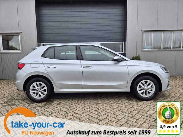 Skoda Fabia - 1.0 TSI 95PS Selection 5-türig Sitzheizung Rückf.Kamera Anschlussgarantie PDC Multifunktionslenkrad Klima Skoda-Radio Bluetooth Touchscreen Apple CarPlay Android Auto Tempomat Nebelsch. 15-LM Vorlauffahrzeug