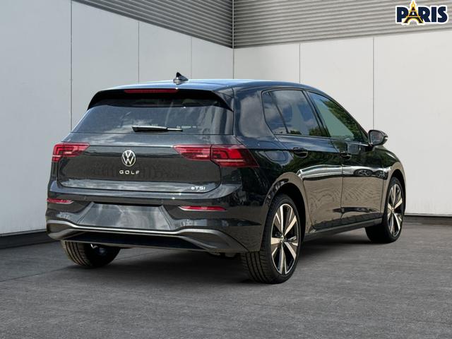 Volkswagen / Golf / Schwarz / / / KAMERA+18 ALU+ACC+LED+SHZ+KLIMA+KESSY+ARTVELOURS