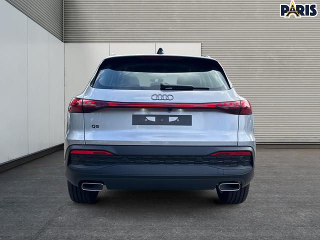 Audi / Q5 / Silber / / / AHK+NAVI+LED+SHZ+PDC