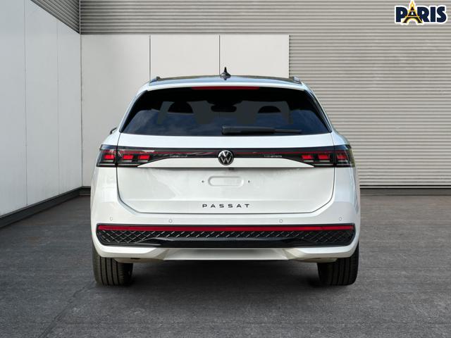 Volkswagen / Passat Variant / Weiß / / / 4WD+SIGNATURE+LEDER+PANO+AHK+DCC+MATRIX