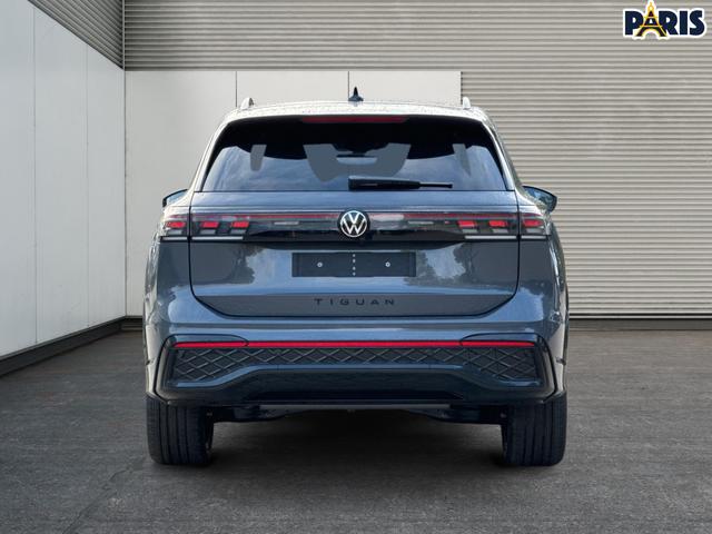 Volkswagen / Tiguan / Grau / / / PANO+HD MATRIX+AHK+NAVI+BLACK STYLE+20 LM+ACC