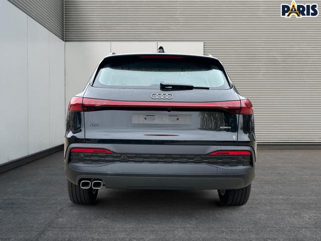 Audi / Q5 / Schwarz / / / QUATTRO+ NAVI+ LED+ SHZ+ PDC