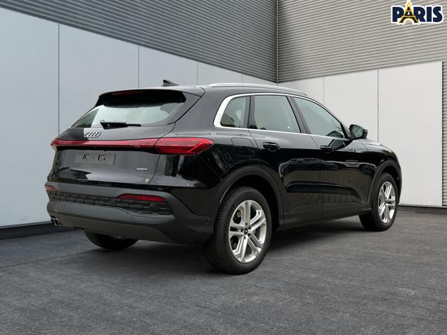 Audi / Q5 / Schwarz / / / QUATTRO+ NAVI+ LED+ SHZ+ PDC