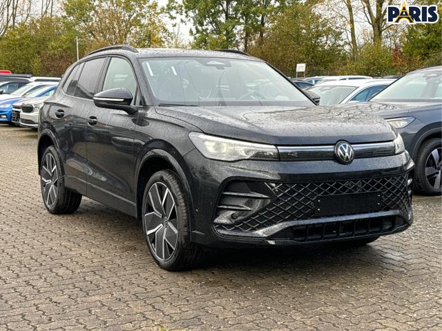 Volkswagen / Tiguan / Schwarz / / / PANO+HD MATRIX+AHK+NAVI+BLACK STYLE+20 LM+ACC