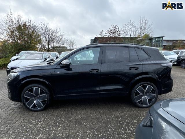 Volkswagen / Tiguan / Schwarz / / / PANO+HD MATRIX+AHK+NAVI+BLACK STYLE+20 LM+ACC