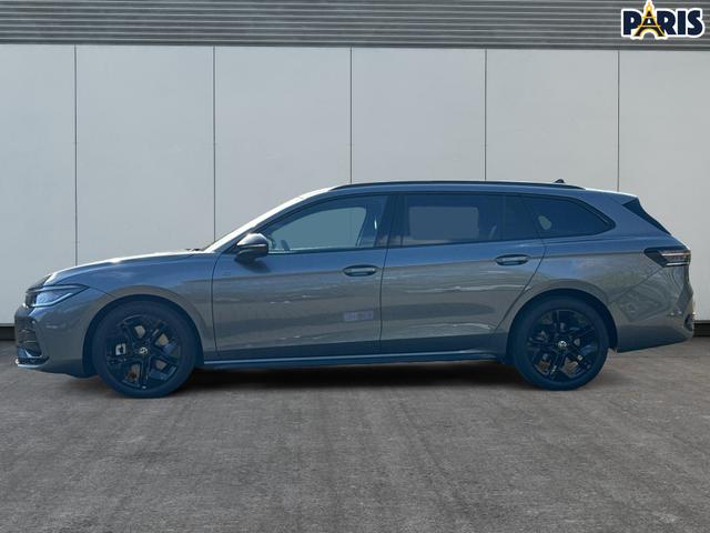 Volkswagen / Passat Variant / Grau / / / 4WD+DSG+AHK+NAVI+HEAD-UP+MATRIX+ACC+BLACK