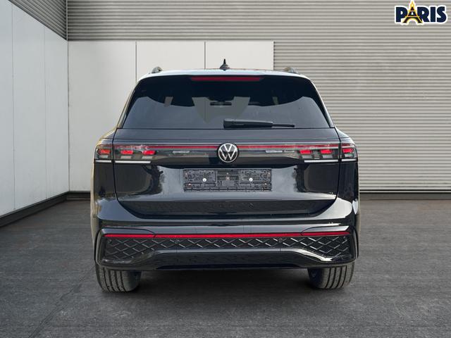 Volkswagen / Tiguan / Schwarz / / / 4x4 AHK+PANO+STANDHZG+20 ALU+eHK