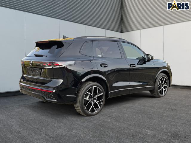 Volkswagen / Tiguan / Schwarz / / / 4x4 AHK+PANO+STANDHZG+20 ALU+eHK