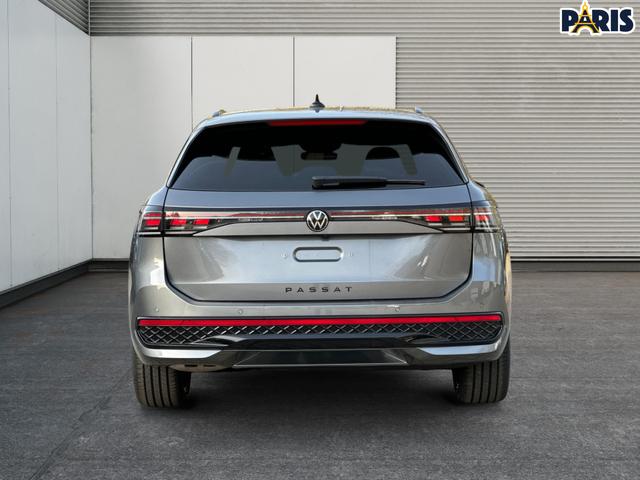 Volkswagen / Passat Variant / Grau / / / AHK+PANO+NAVI+Head-UP+Matrix-LED+ACC