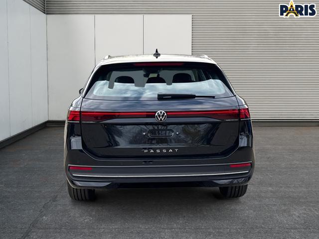 Volkswagen / Passat Variant / Schwarz / / / DSG+AHK+MASSAGE+NAVI+ACC+KAMERA+LED+17 ALU