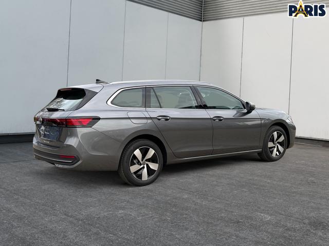 Volkswagen / Passat Variant / Grau / / / DSG+AHK+MASSAGE+NAVI+ACC+KAMERA+LED+17 ALU