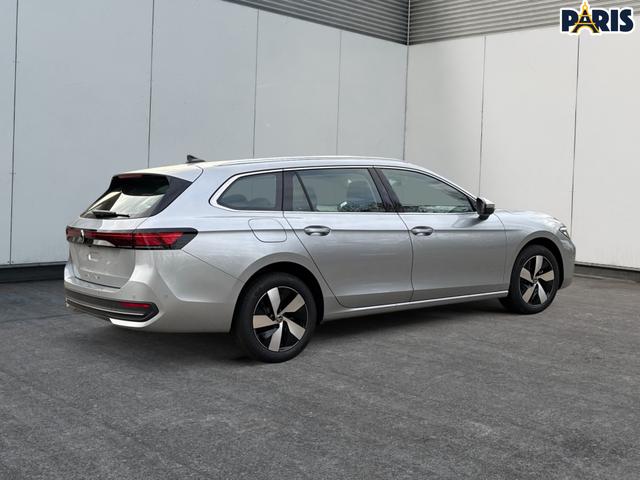 Volkswagen / Passat Variant / Silber / / / DSG+AHK+MASSAGE+NAVI+ACC+KAMERA+LED+17 ALU