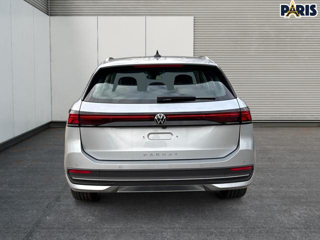 Volkswagen / Passat Variant / Silber / / / DSG+AHK+MASSAGE+NAVI+ACC+KAMERA+LED+17 ALU