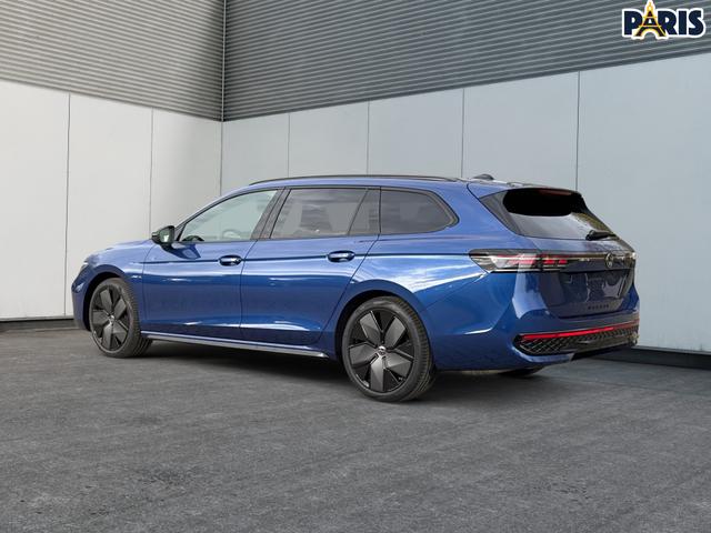 Volkswagen / Passat Variant / Blau / / / 4WD+BLACK+PANO+AHK+DCC+MATRIX+HARMAN
