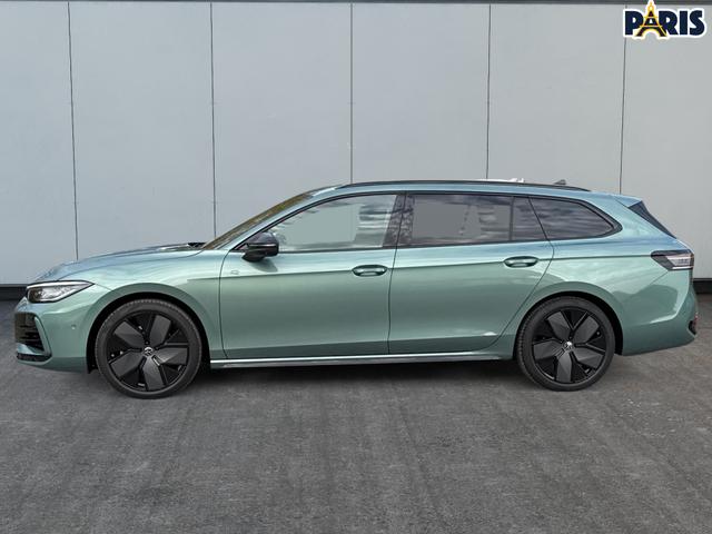 Volkswagen / Passat Variant / Gr&uuml;n / / / 4WD+BLACK+PANO+AHK+DCC+MATRIX+HARMAN