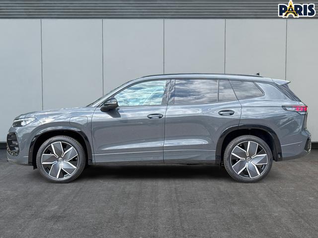 Volkswagen / Tayron / Grau / / / PLUG-IN+PANO+AHK+HuD+MATRIX+360 KAM+20ALU+ACC+eHK+BLACK STYLE