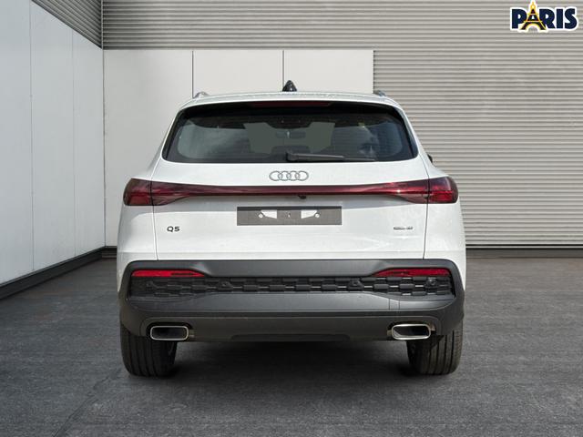 Audi / Q5 / Wei&szlig; / / / QUATTRO+AHK+NAVI+KAMERA+SHZ+PDC+ACC