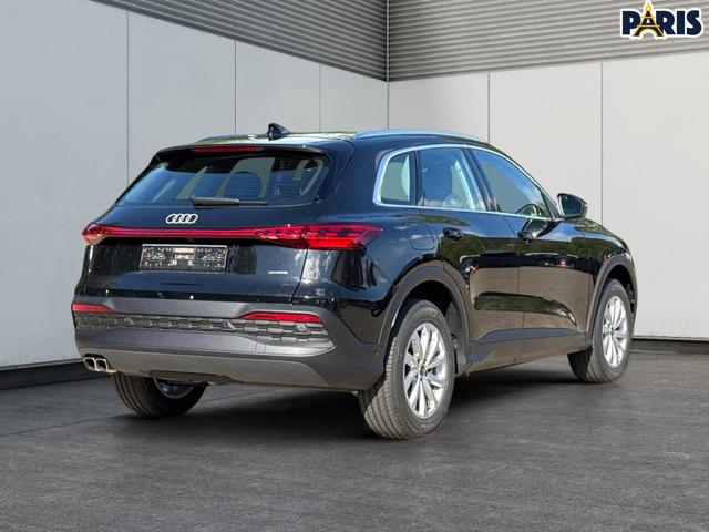 Audi / Q5 / Schwarz / / / QUATTRO+NAVI+KAMERA+AHK+PANO+SHZ+PDC+ACC