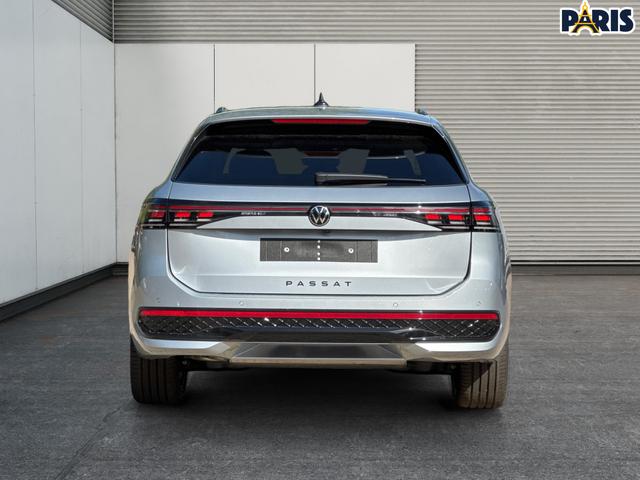 Volkswagen / Passat Variant / Silber / / / LEDER+PANO+AHK+MATRIX+eHK+360 KAM+NAVI+HUD, Beispielbilder, ggf. teilweise mit Sonderausstattung