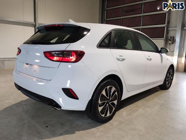 Kia / Ceed Sportswagon / Weiß / / / , Beispielbilder, ggf. teilweise mit Sonderausstattung