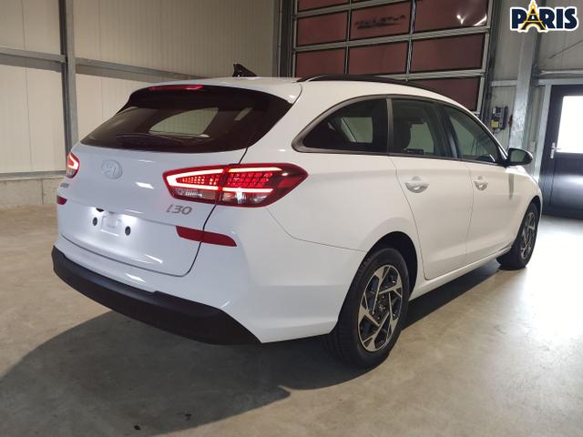 Hyundai / i30 Kombi / Weiß / / / , Beispielbilder, ggf. teilweise mit Sonderausstattung