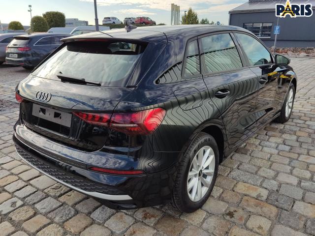 Audi / A3 Sportback / Schwarz / / / 