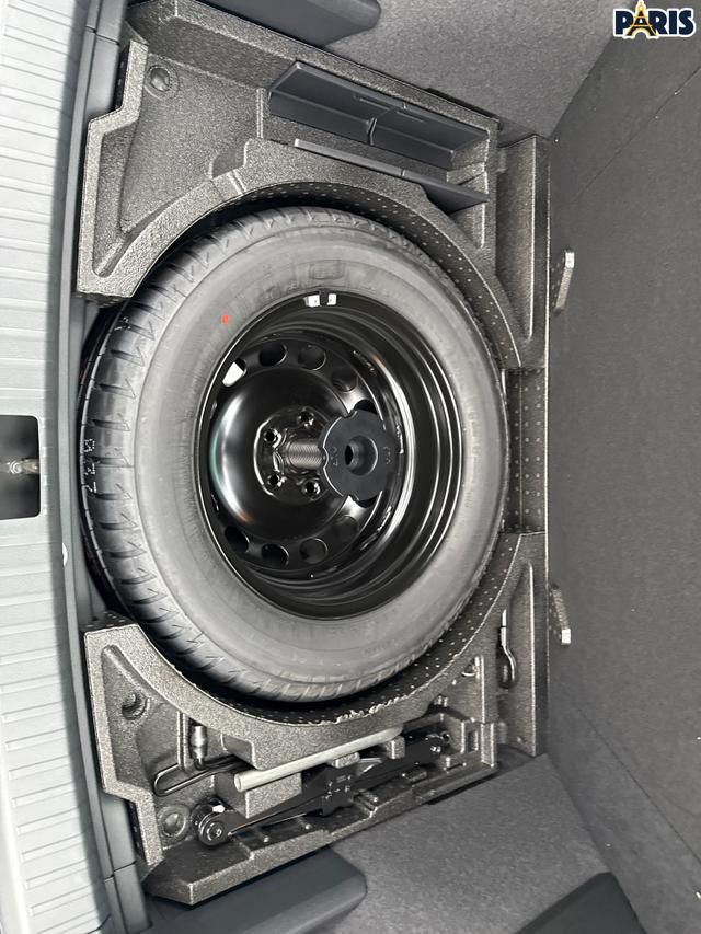 Skoda / Karoq / Grau / / / , Beispielbilder, ggf. teilweise mit Sonderausstattung