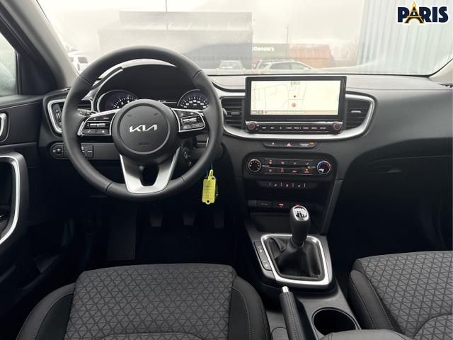 Kia / Ceed / Wei&szlig; / / / , Beispielbilder, ggf. teilweise mit Sonderausstattung