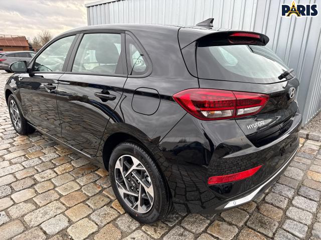Hyundai / i30 / Schwarz / / / 