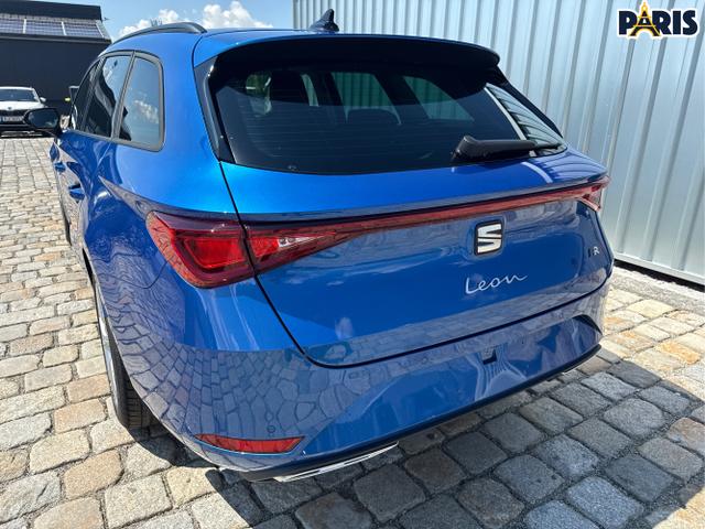 Seat / Leon Sportstourer / Blau / / / 