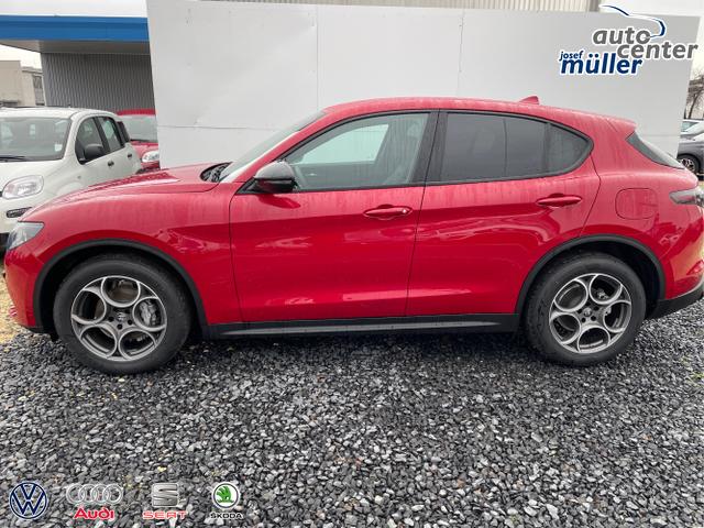 Alfa Romeo / Stelvio / Weiß / / / 