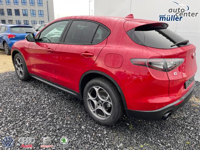Alfa Romeo / Stelvio / Weiß / / / 
