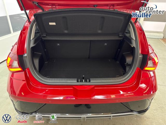 Hyundai / i20 / Rot / / / DCT ACC SHZ NAVI RFK 