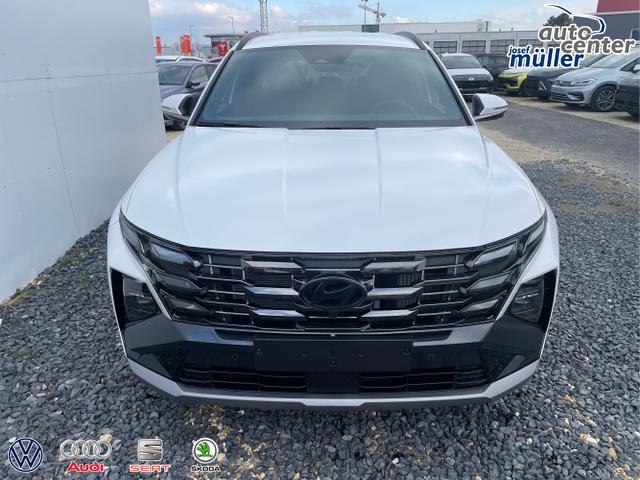 Hyundai / TUCSON FACELIFT / Wei&szlig; / / / 