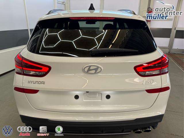 Hyundai / i30 / Weiß / / / N-LINE SHZ NAVI PDC RFK