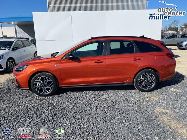 Hyundai / i30 / Weiß / / / 