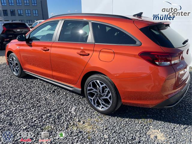 Hyundai / i30 / Weiß / / / 