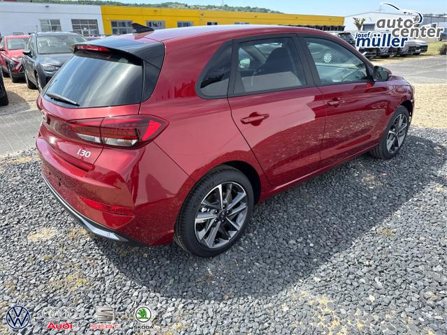 Hyundai / i30 / Weiß / / / 