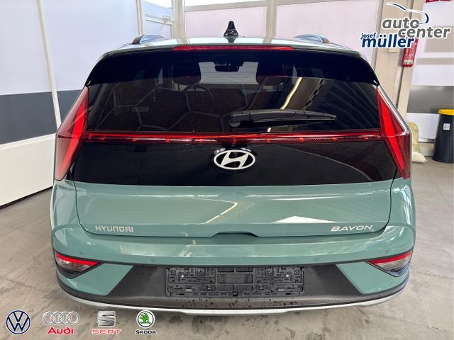 Hyundai / BAYON / Grün / / / NAVI SHZ RFK PDC KLIMAAUTOMATIK