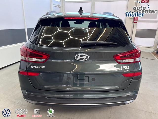 Hyundai i30 Kombi STYLE EDITION NAVI SHZ KLIMAAUTOMATIK RFK LED PDC v+h 