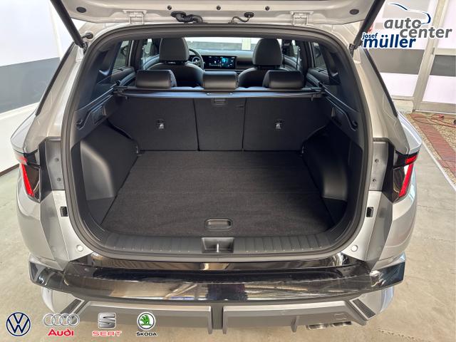 Hyundai / TUCSON / Silber / / / 